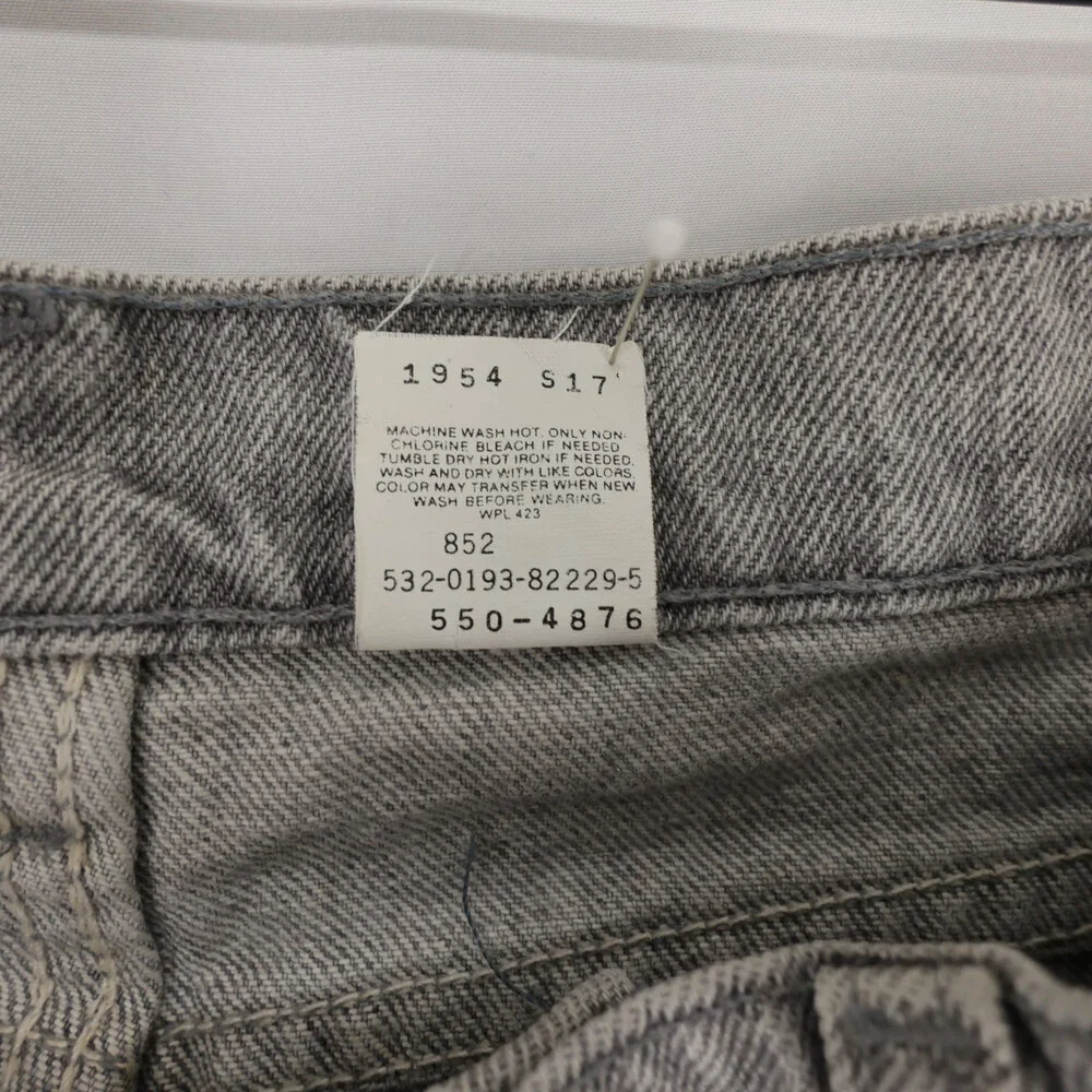Vintage Levis 550 Jeans Mens 29x32 (28x33) Gray Relaxed Fit Tapered Made USA 90s